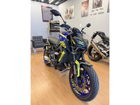 YAMAHA MT-09 